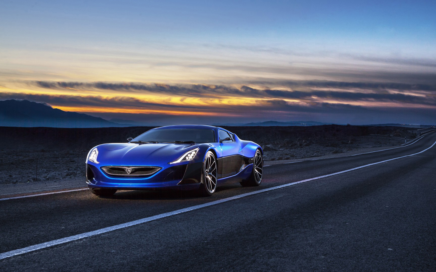 迷醉人心的寶藍(lán)汽車 精美壁紙賞析